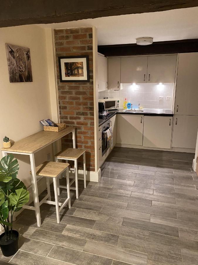 Cosy Riverside Apartment - Free Parking York Luaran gambar